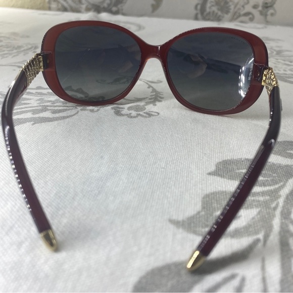 BVLGARI SERPENTI 8114 5239/T3
Square Burgundy Sunglasses - Picture 6 of 13